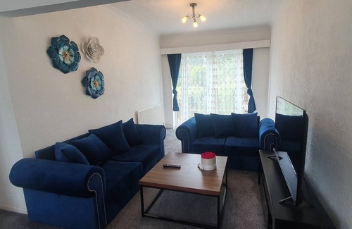 Leicester Villa | The La Deux