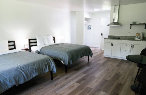 Pleasant Valley Hotel | The Lagrange Inn & Extended Stay