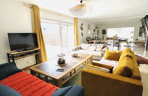 Favieres House | The lake barn