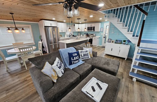 Harsens Island Cottage | The Lake House on McDonald Island - Middle Channel! BOAT ACCESS ONLY!