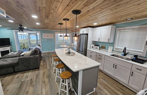 Harsens Island Cottage | The Lake House on McDonald Island - Middle Channel! BOAT ACCESS ONLY!