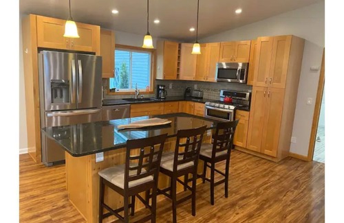 Bridgeport House | The Lake House. Perfect year-round getaway!