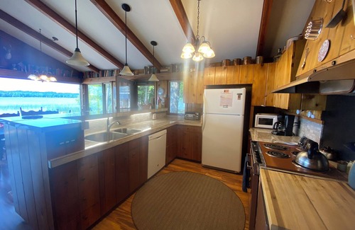 Maple City Cottage | The Lake House - South Cub Cottage