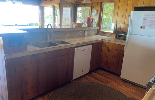 Maple City Cottage | The Lake House - South Cub Cottage