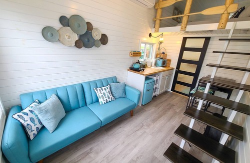 Lakeside Apartment | The Lake House - Tiny House - Tiny Digs Lakeshore