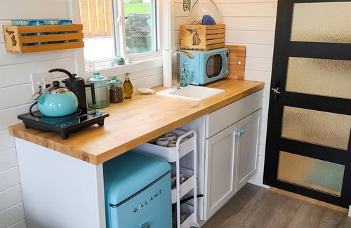 Lakeside Apartment | The Lake House - Tiny House - Tiny Digs Lakeshore