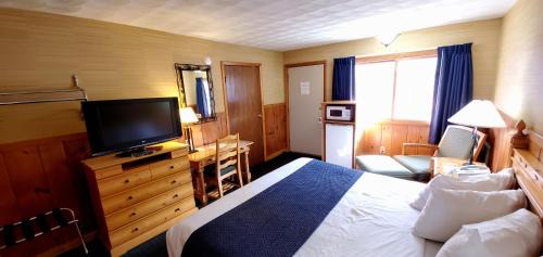 Lake George Hotel | The Lake Motel