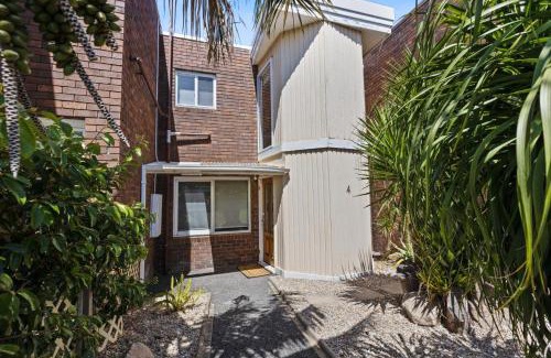 Paynesville House | The Lake Villa