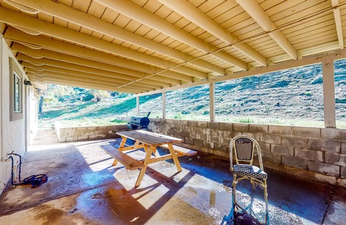 Lakeland Village House | The Lakehouse: 3 BR, 2 BA House in Lake Elsinore, Sleeps 6