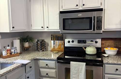 Hiawassee Cottage | The Lakeside Cottage with 2 docks, pet friendly in Hiawassee, GA