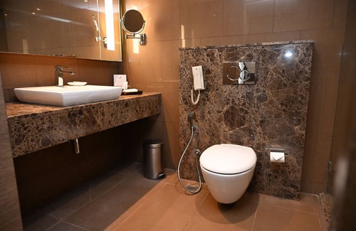 Barakhamba Hotel | The LaLiT New Delhi
