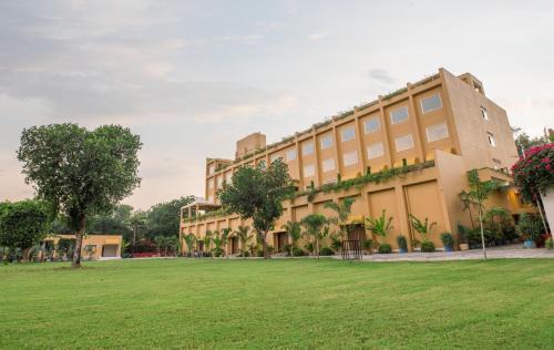 Mathura Hotel | The Lalita Grand Mathura- Vrindavan