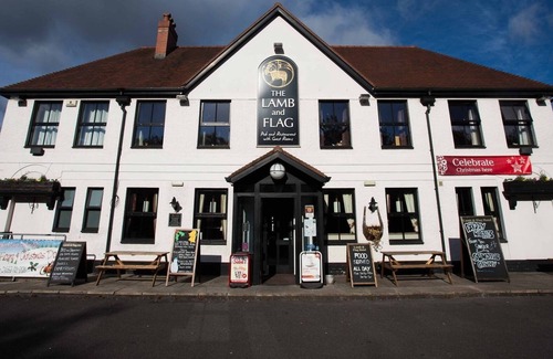 Glynneath Hotel | The Lamb and Flag