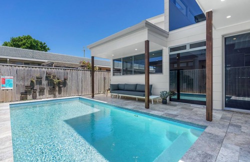 Lennox Head Apartment | The Lane is an opulent holiday home ideal for a family and friends retreat.