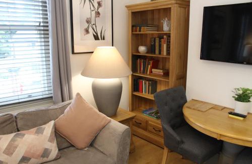 Wolverhampton House | The Larches