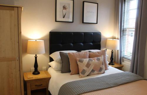 Wolverhampton House | The Larches