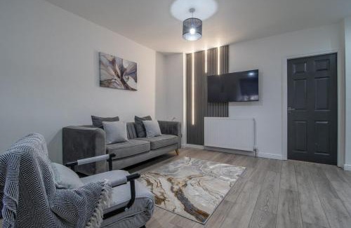 Larkhall Apartment | The Larky - Modern 2 Bed Cottage in Larkhall