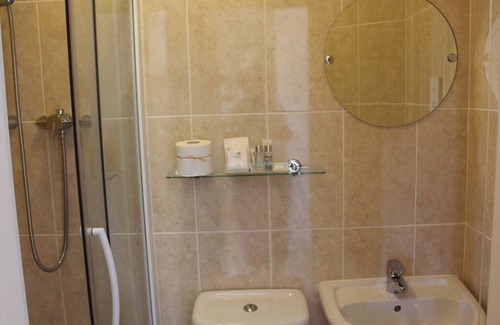 Witney Bed & Breakfast | The Laurels Guesthouse