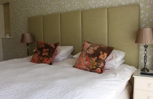 Witney Bed & Breakfast | The Laurels Guesthouse