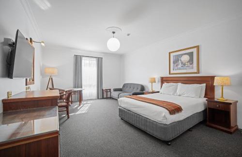 Wagga Wagga Hotel | The Lawson Riverside Suites