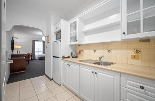 Wagga Wagga Hotel | The Lawson Riverside Suites