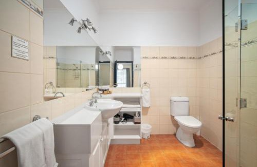 Wagga Wagga Hotel | The Lawson Riverside Suites