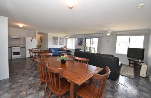 Kingscote House | The Lazaret