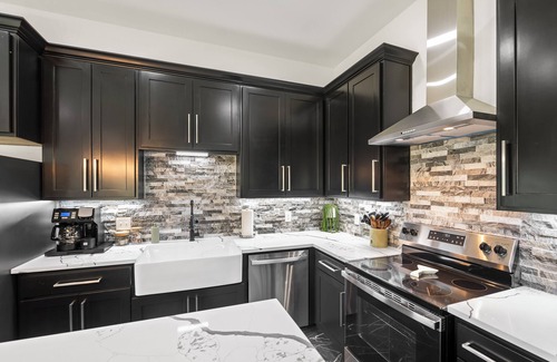 Somerville House | The Lazy Joey, Stylish New 3/2 Near Round Top, Lake Somerville & Aggie Game Day!