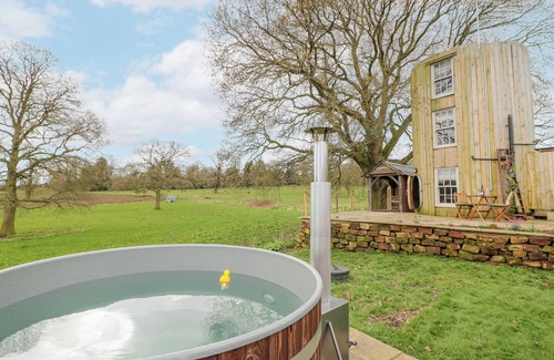 Rugeley Cottage | The Lazy Squire by The Water