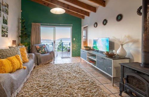 Knysna Apartment | The League - 6 sleeper, lagoon views, walk to town