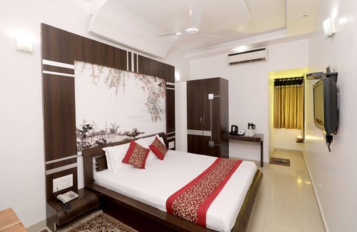 Mount Abu Hotel | The Leef Inn