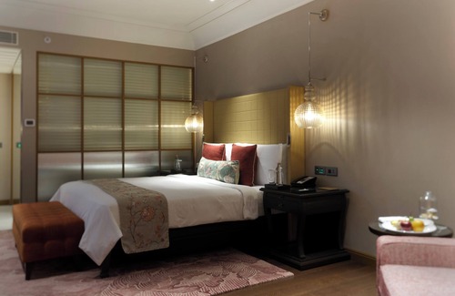 Srinagar Colony Hotel | The Leela Hyderabad Banjara Hills