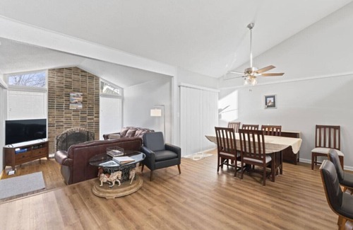 Lenexa House | The Legendary Lenexa