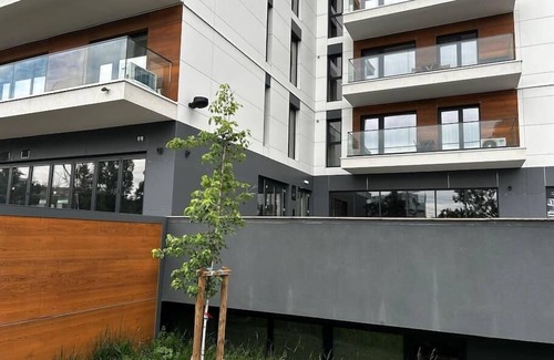 Sector 1 Apartment | The Level Sanctuary: Free Parking and Netflix