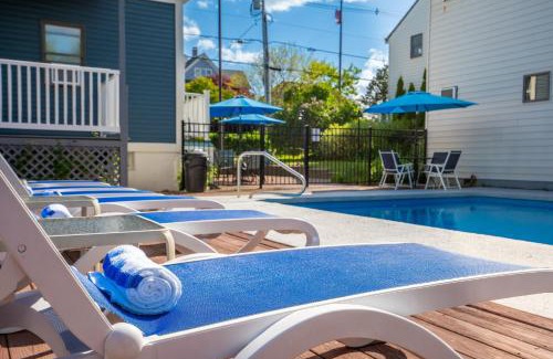 York Beach Hotel | The Lighthouse Inn & Suites