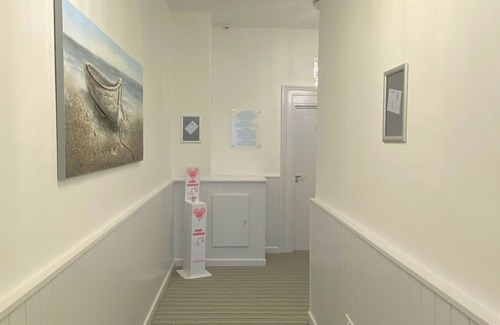 Paignton Apartment | The Lighthouse Studio Apartment @ Sunnybeach is ideal for a couple with many attractions nearby, you