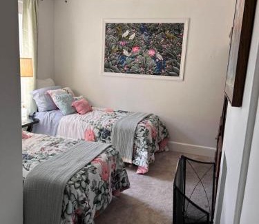 Burlington Bed & Breakfast | The Lily Inn - Burlington
