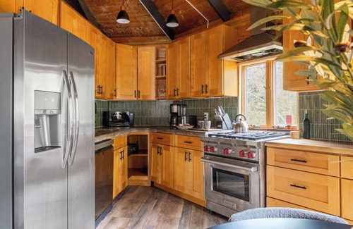 Elka Park Cabin | The Lily Pad - Hunter, NY nRoundhouse in the heart of the Catskill Mountains