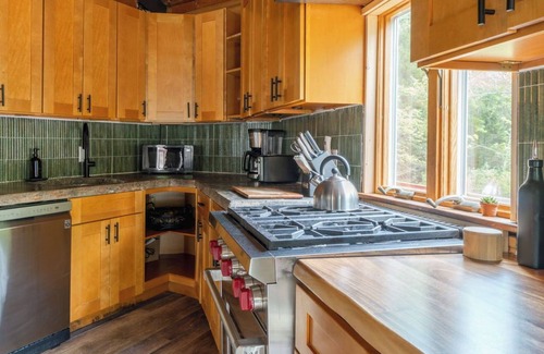 Elka Park Cabin | The Lily Pad - Hunter, NY nRoundhouse in the heart of the Catskill Mountains