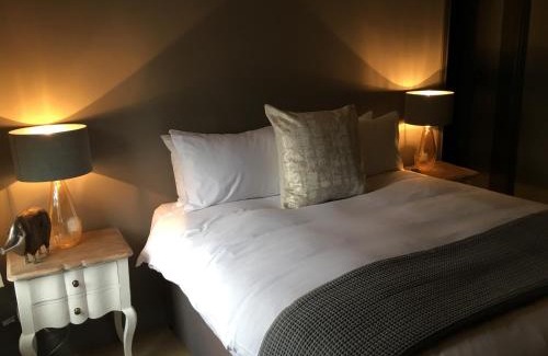 Wimborne Hotel | The Lion Hotel - Pub & Restaurant
