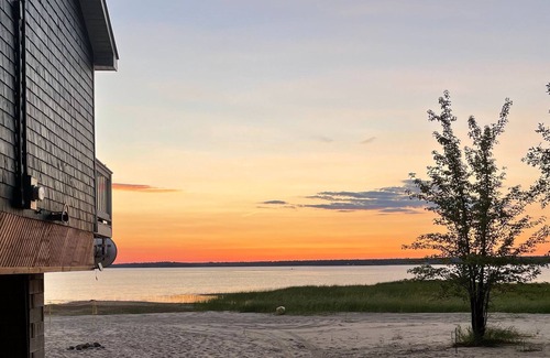 Whitewater Region House | The Little Blue Beach House, A Dream Cottage!