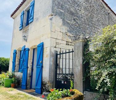 Saint-Simon-de-Bordes House | The Little House