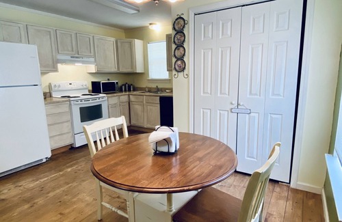 Augusta House | The Little Green House