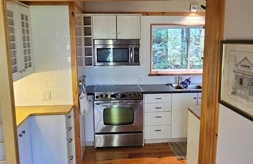 Algonquin Highlands Cottage | The little Japanese Castle on the hill. Just 17 minutes away from town