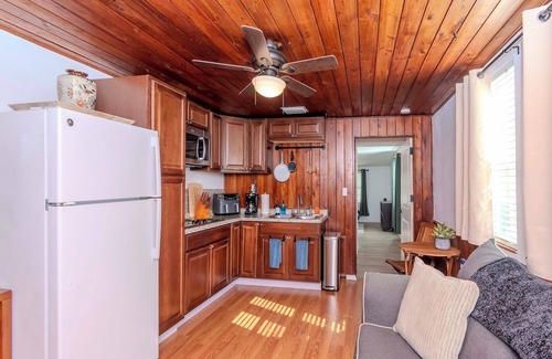 Largo Apartment | The Little Largo Cabin - 30 Day Minimum Stay