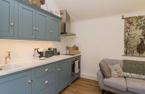 Burford Cottage | THE LITTLE LOFT, romantic, character holiday cottage in Burford