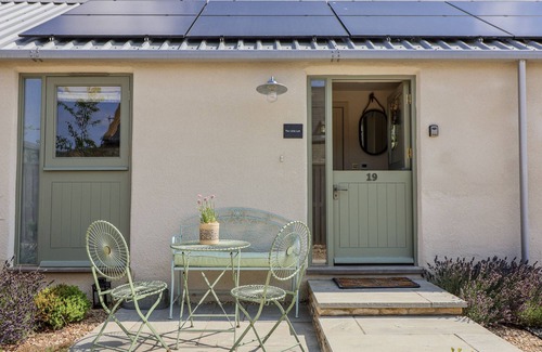 Burford Cottage | THE LITTLE LOFT, romantic, character holiday cottage in Burford