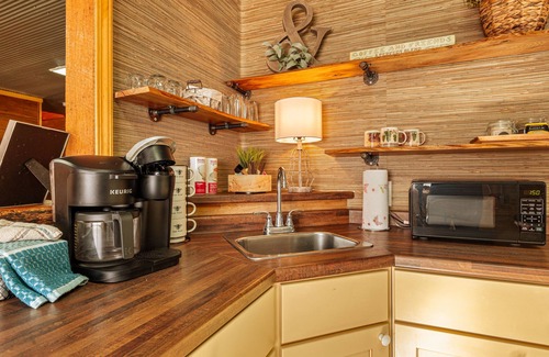 Cadiz House | The Little Log cabin