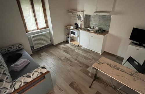 Carrara House | "The little room " is a small accommodation, with a separate entrance on the floor.