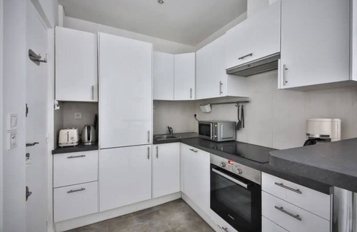 Paris City Center Apartment | The Little Rousseau - Cosy & Calm - Rivoli